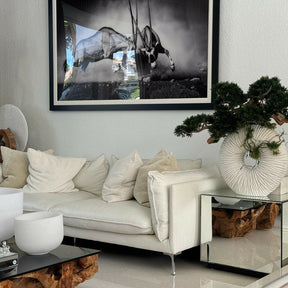 Große Eternity Vase mit hängendem Bonsai und Treibholz